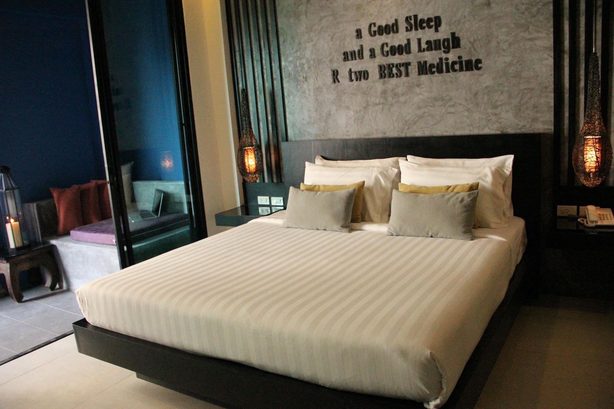 The House Patong Hotel Kültér fotó