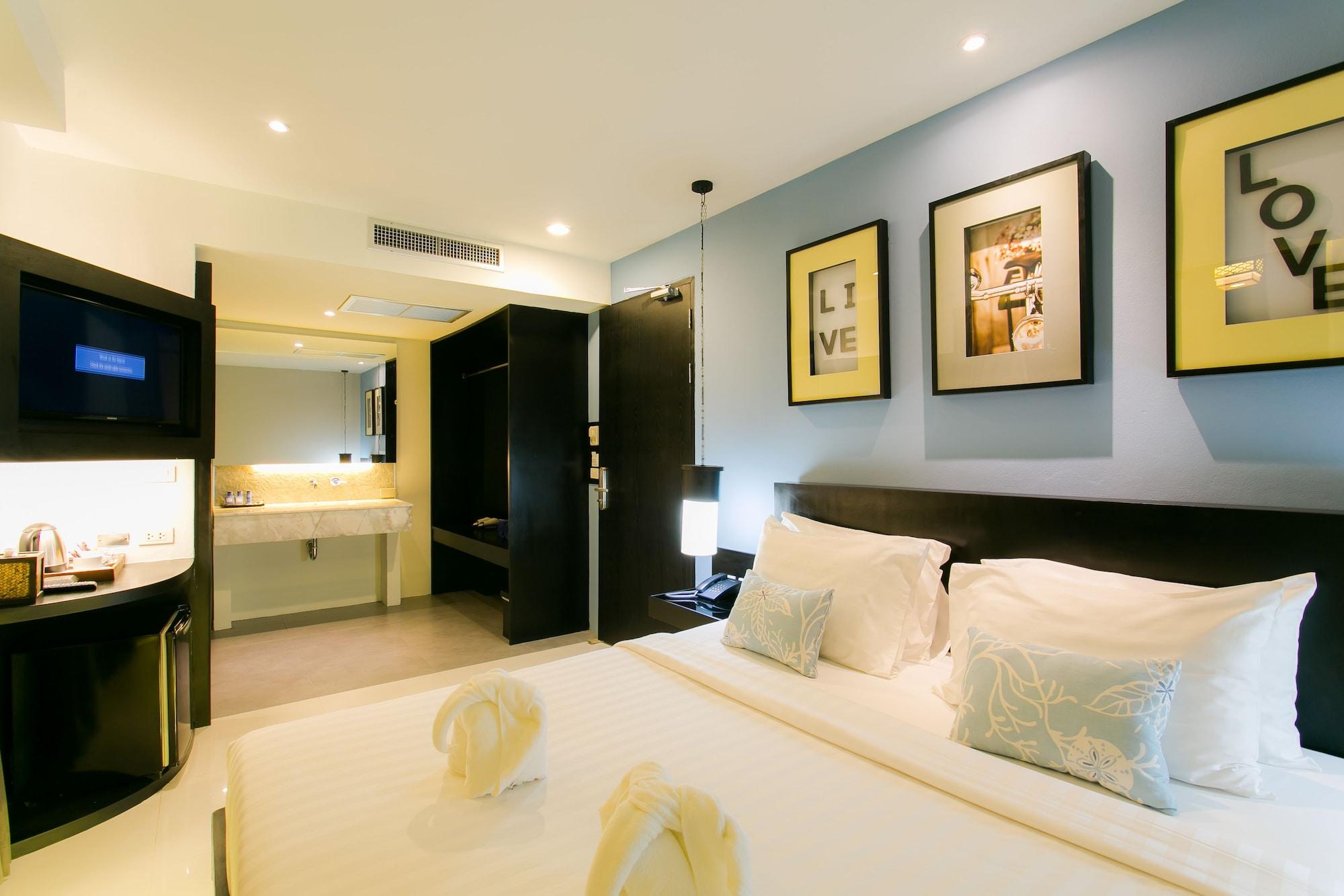 The House Patong Hotel Kültér fotó