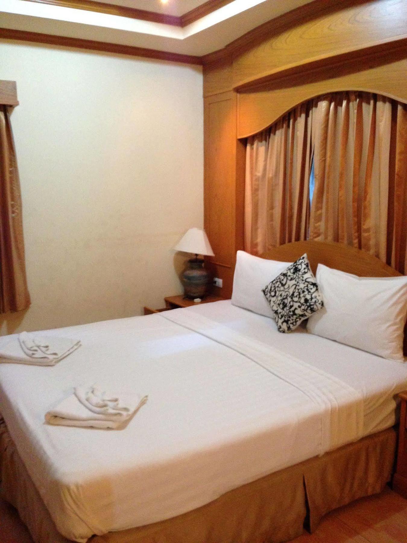 The House Patong Hotel Kültér fotó