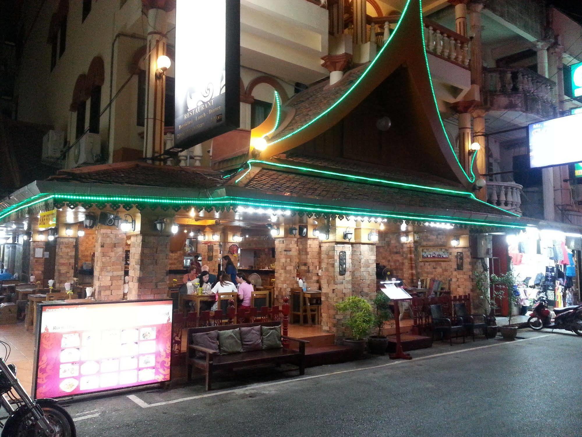 The House Patong Hotel Kültér fotó