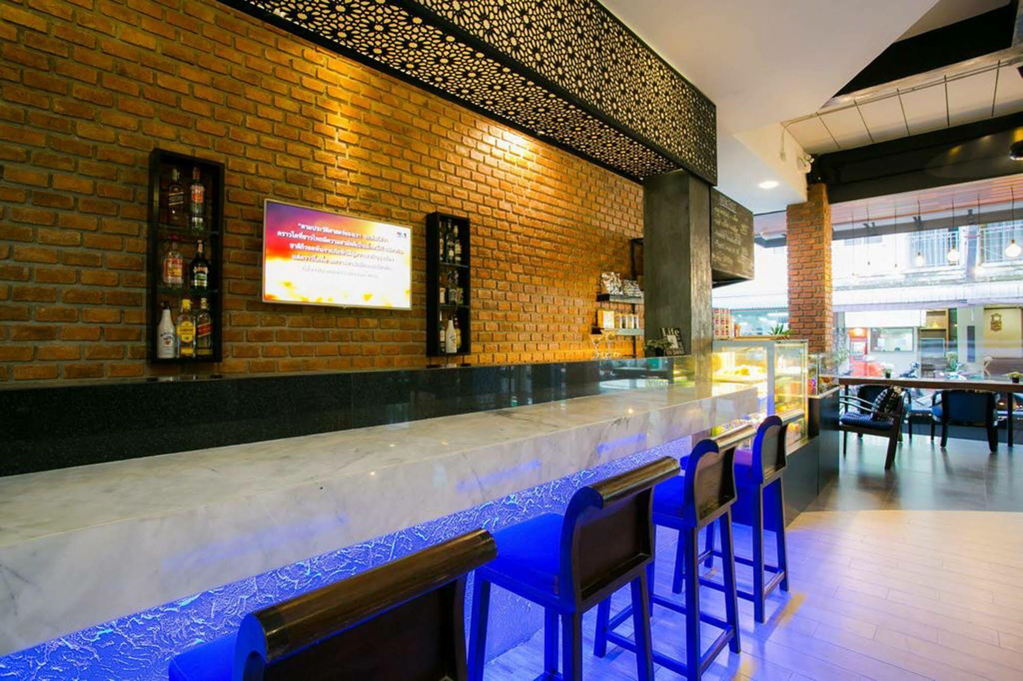 The House Patong Hotel Kültér fotó